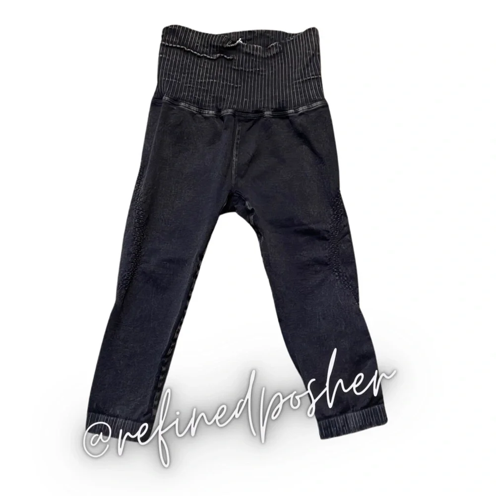 Free People Movement Good Karma High Rise Crop Leggings Washed Black XS/S NEW - Picture 2 of 4